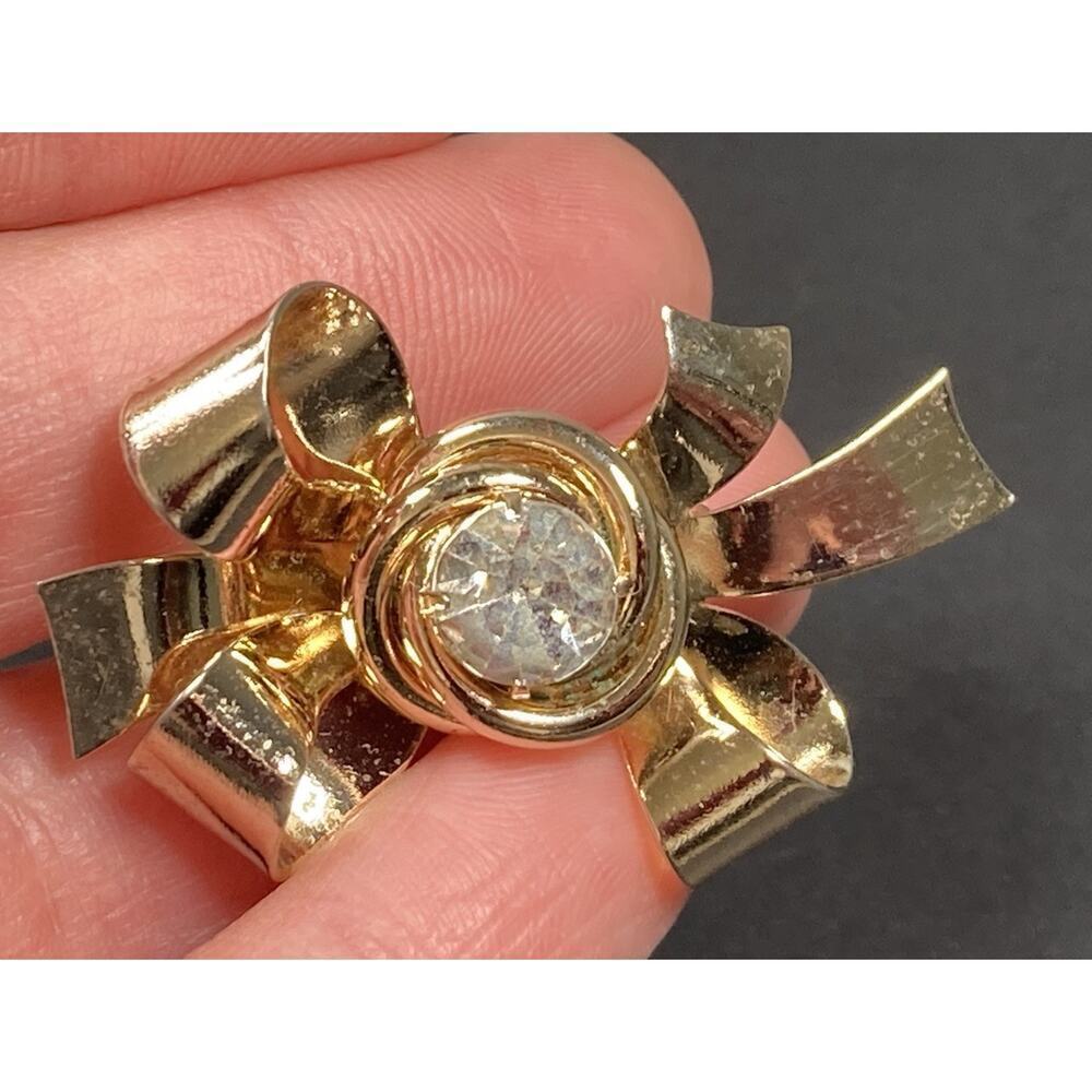 Vintage Coro Flower and Bow Brooch Gold Tone Clear Crystal Center Signed - Picture 3 of 10